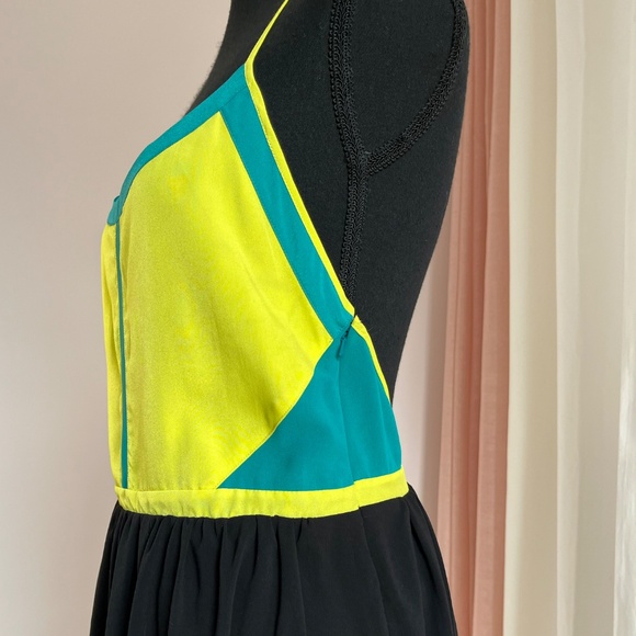 Neon Contrast Summer Dress with Embroidery - Picture 7 of 11